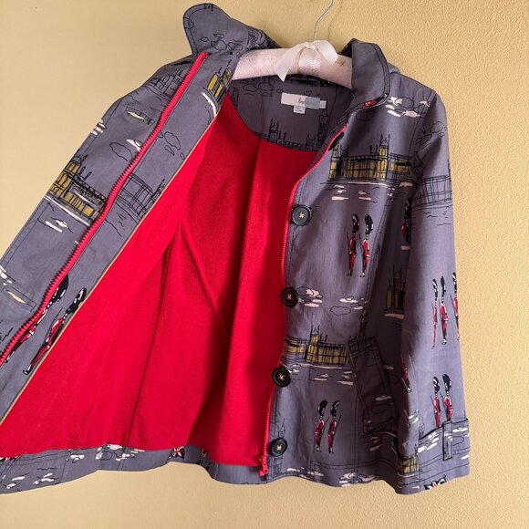 Boden Short Rainy Day Mac - Picture 7 of 13